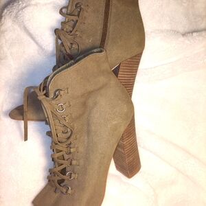 Steve Madden Women's Green Lace up Open Toe Ankle Heeled Boot ...